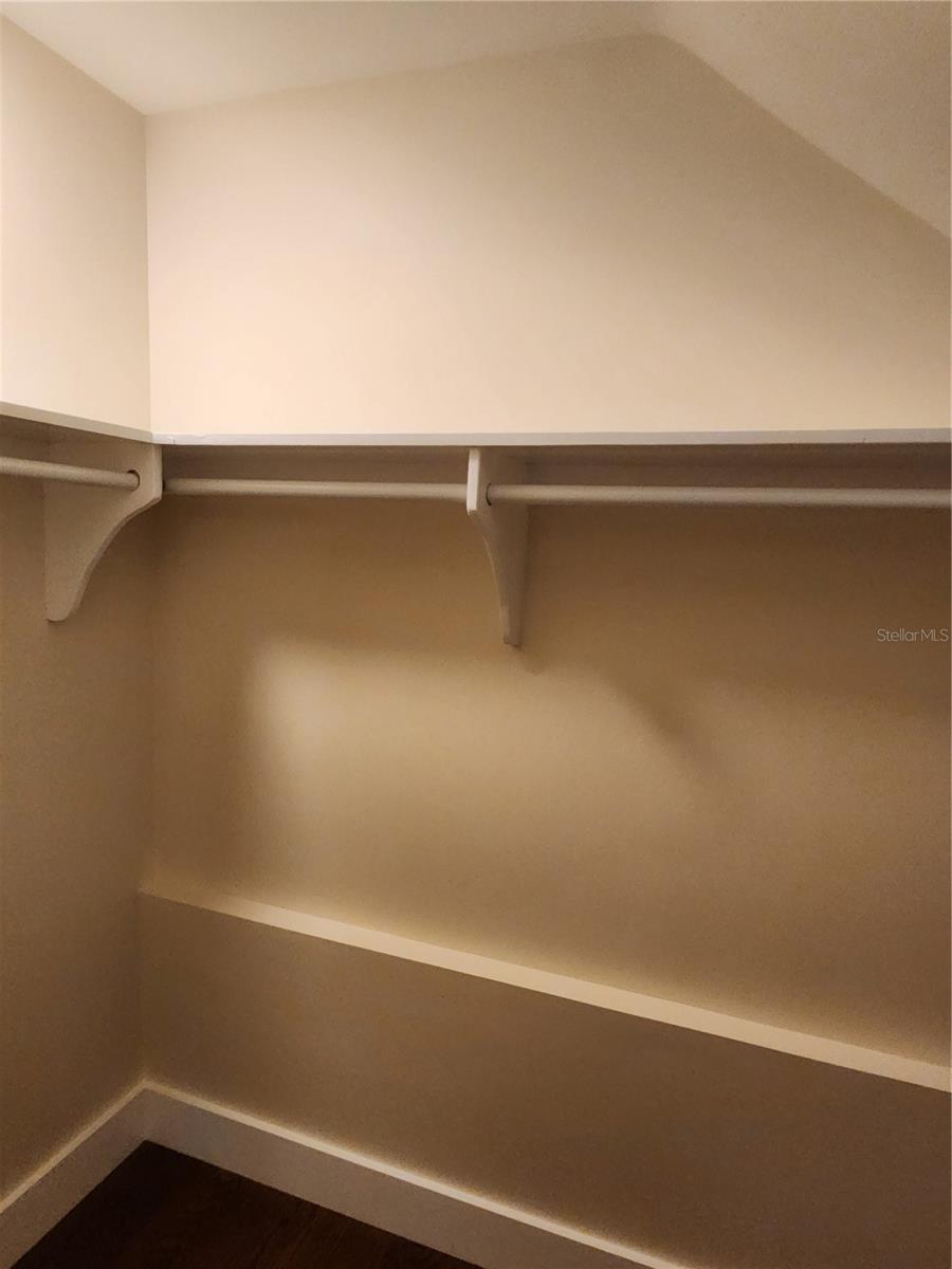565 GOLDEN GATE PT #1 — photo 11