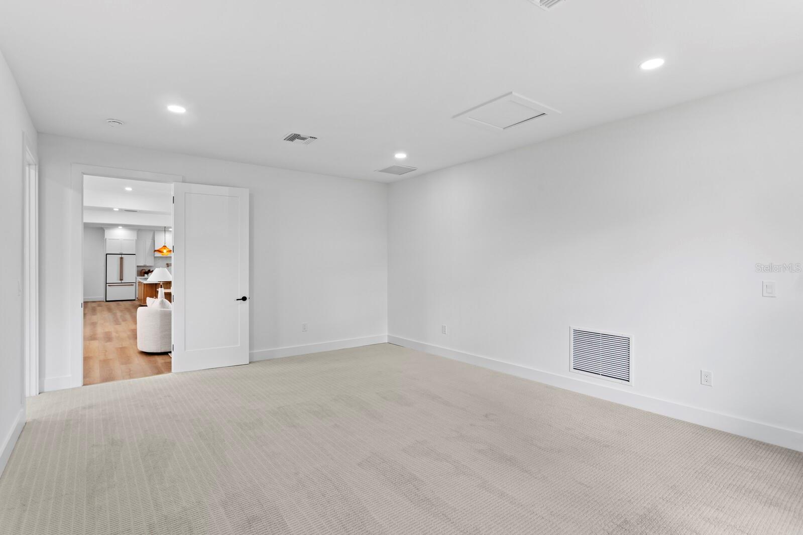 2202 NEWBERGER RD — photo 39