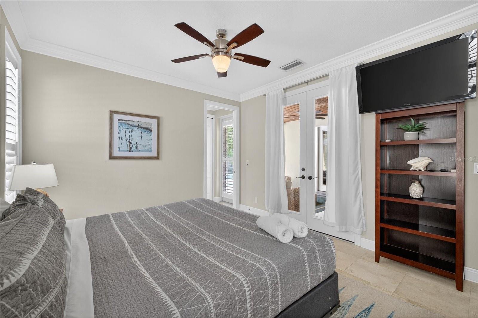 3904 W SANTIAGO ST — photo 29