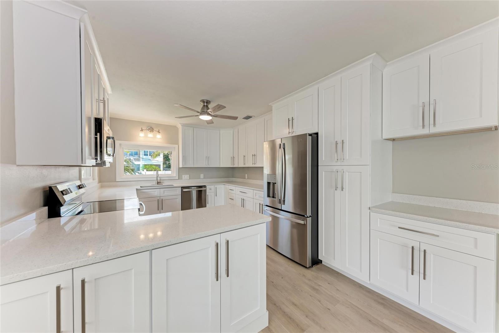 893 N SHORE DR — photo 15