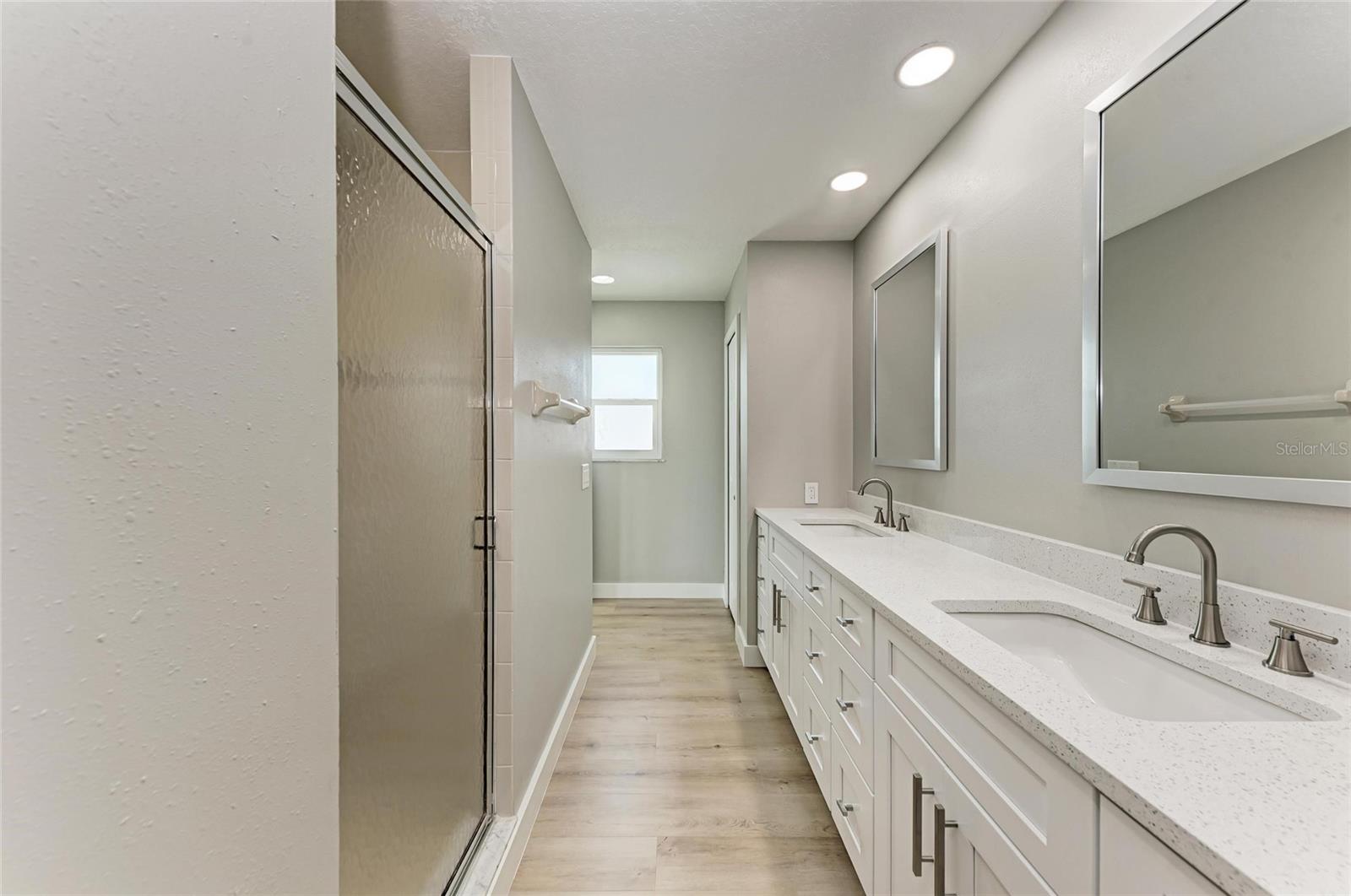 893 N SHORE DR — photo 48