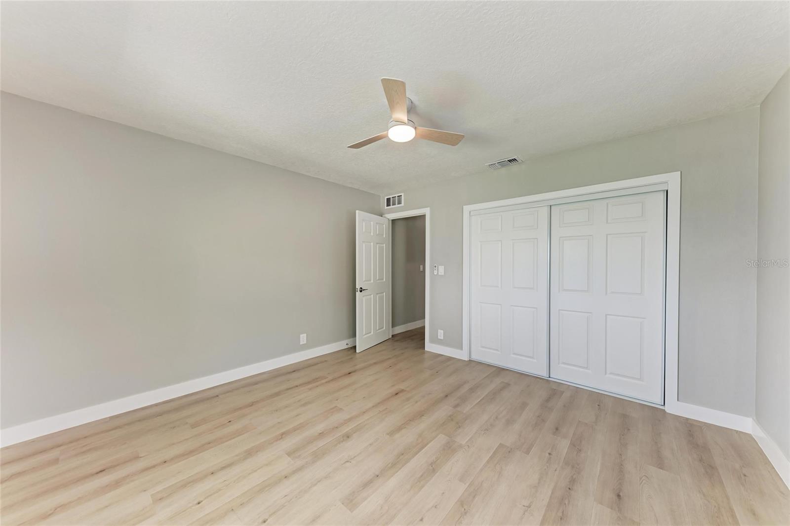 893 N SHORE DR — photo 27