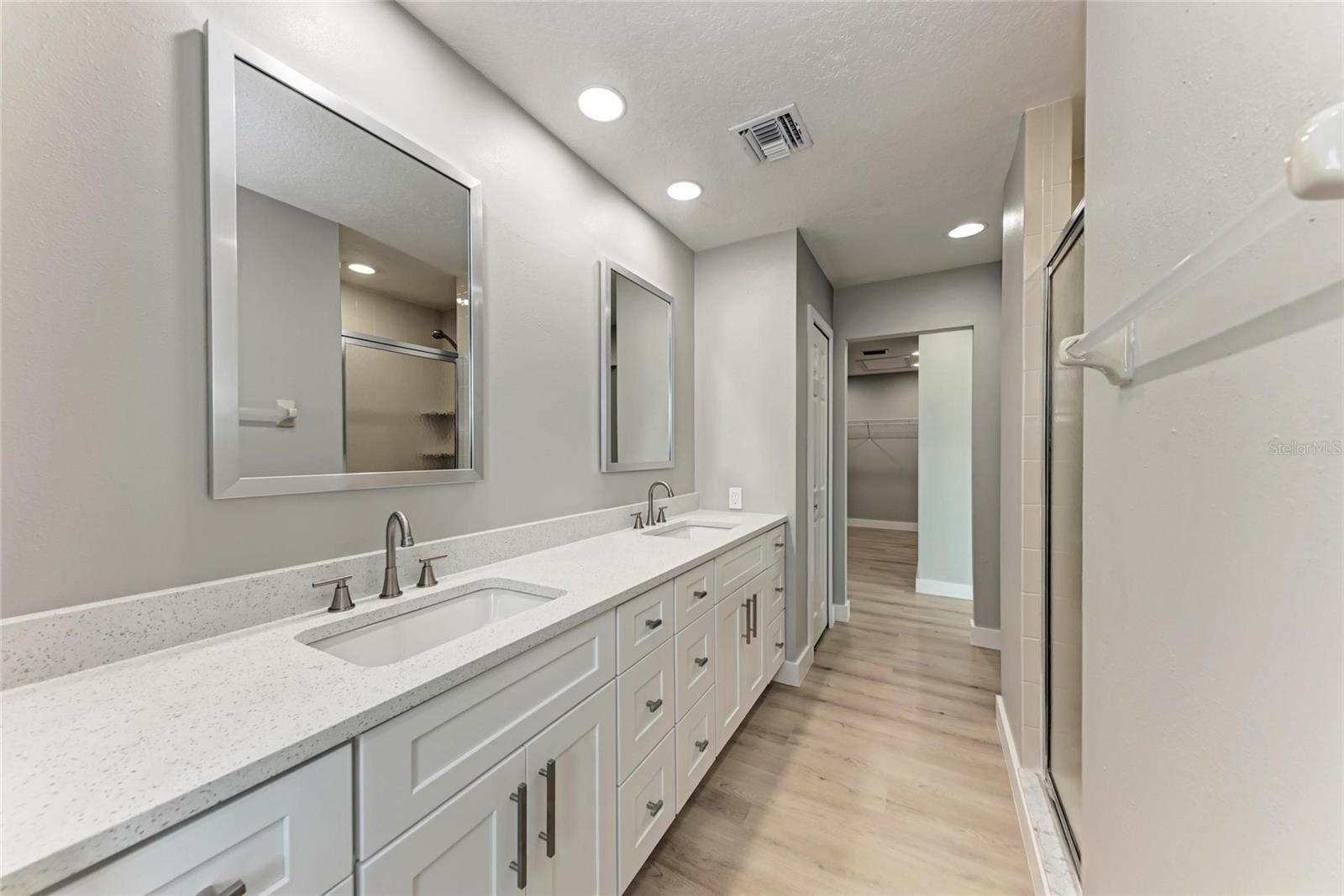 893 N SHORE DR — photo 49