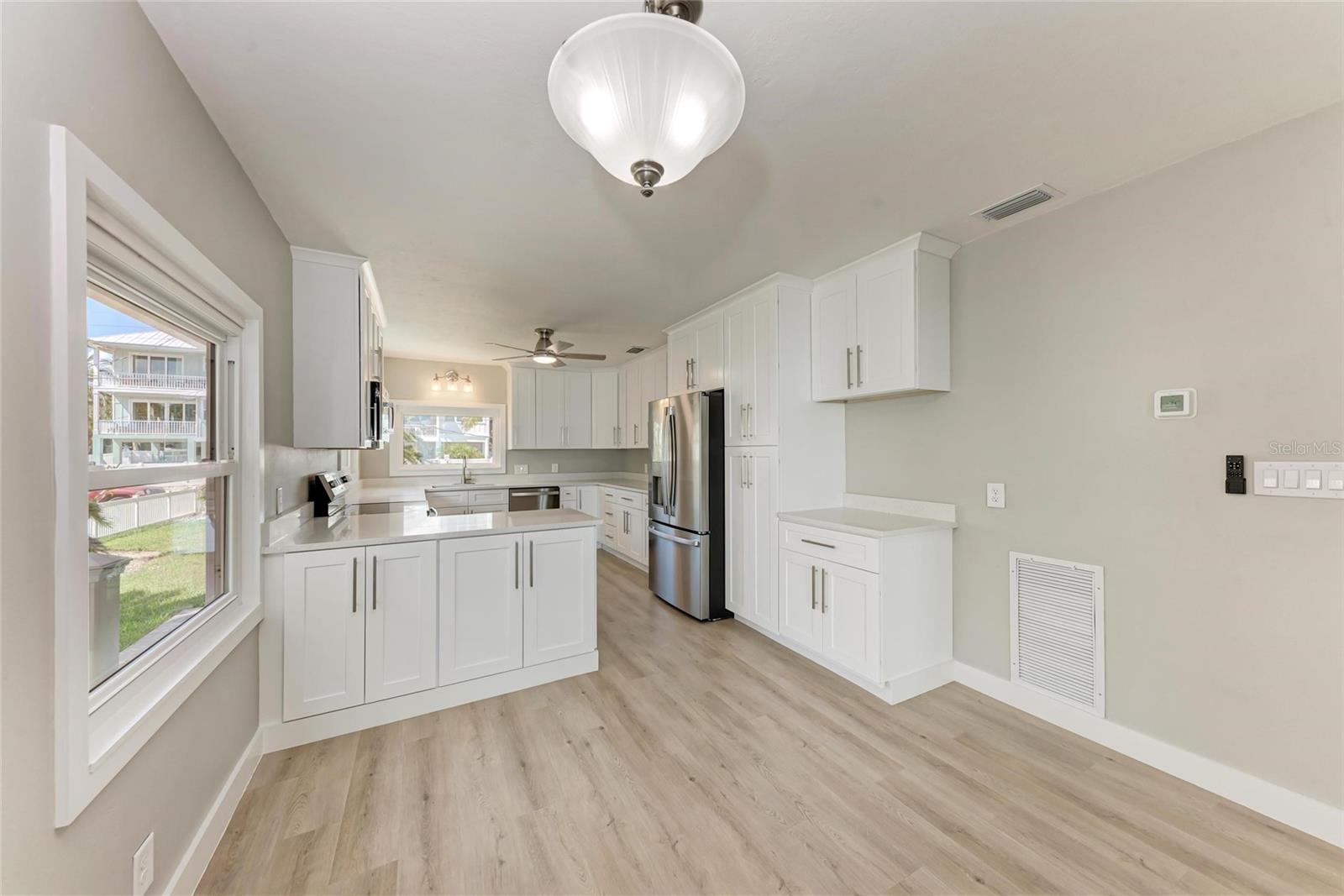 893 N SHORE DR — photo 21
