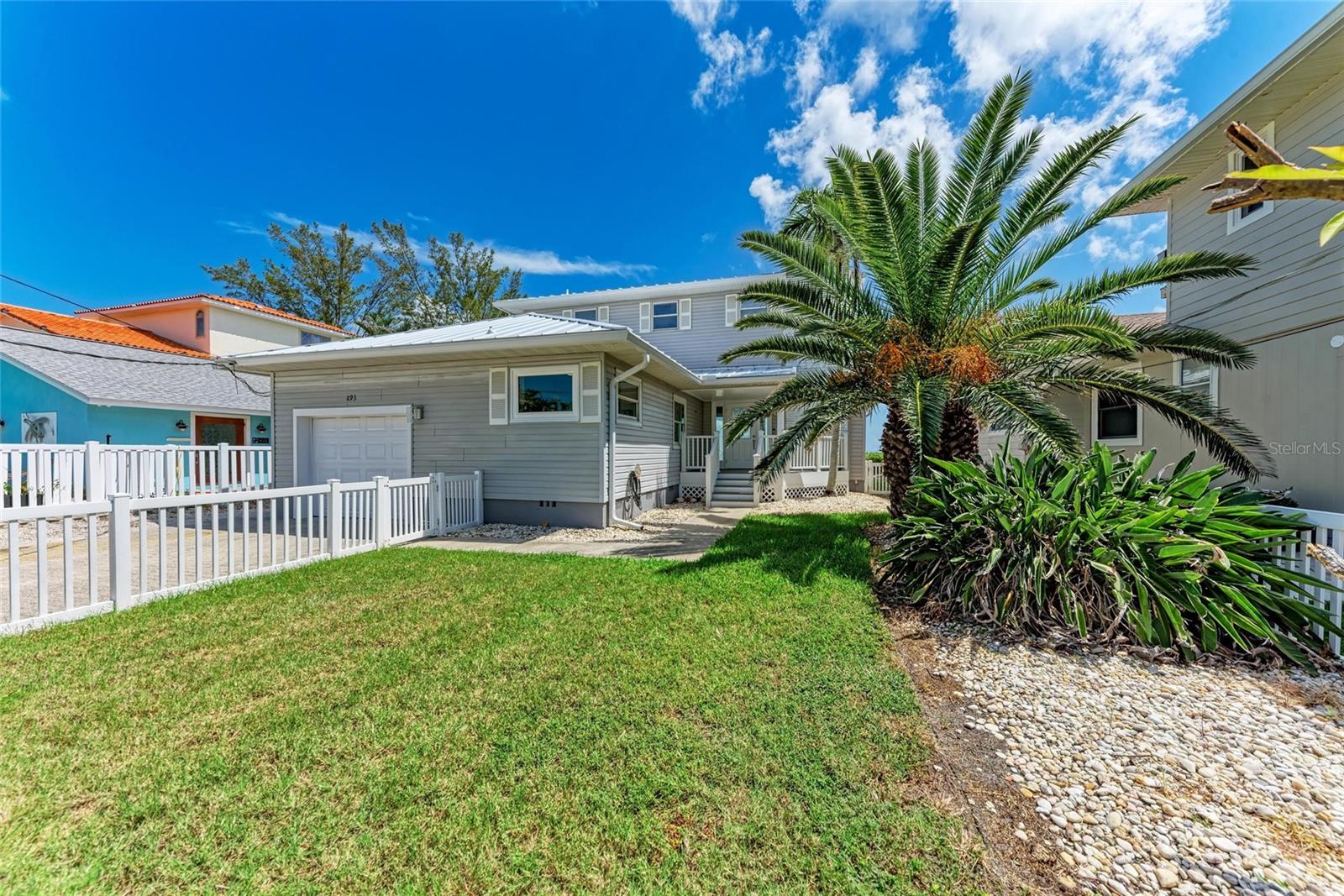893 N SHORE DR — photo 3