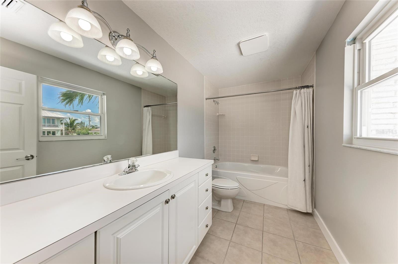 893 N SHORE DR — photo 35