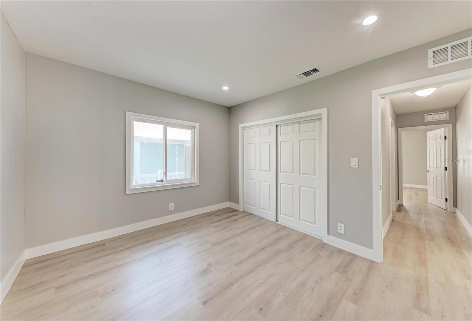893 N SHORE DR — photo 23