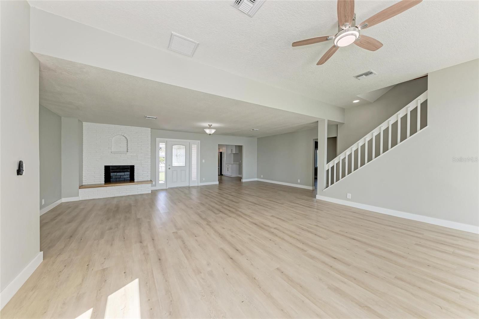 893 N SHORE DR — photo 12