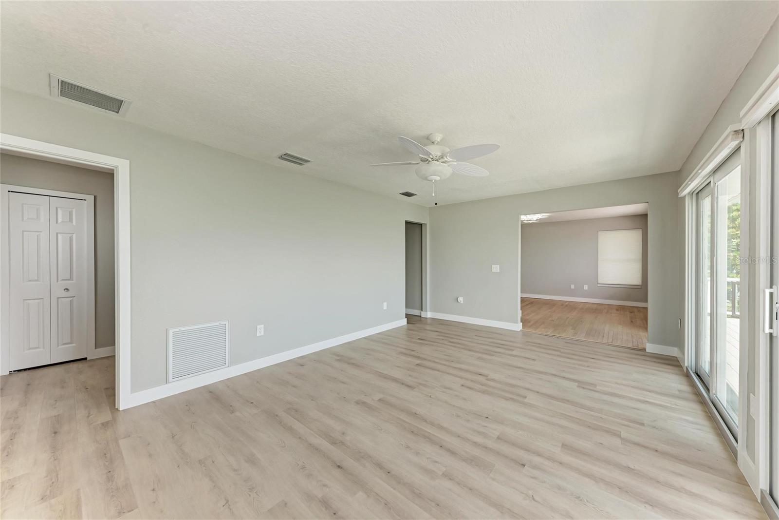 893 N SHORE DR — photo 41