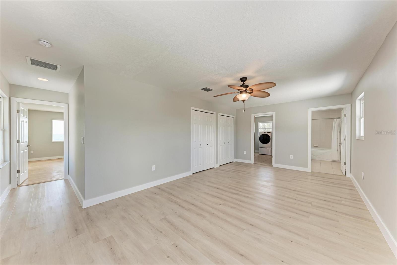 893 N SHORE DR — photo 33