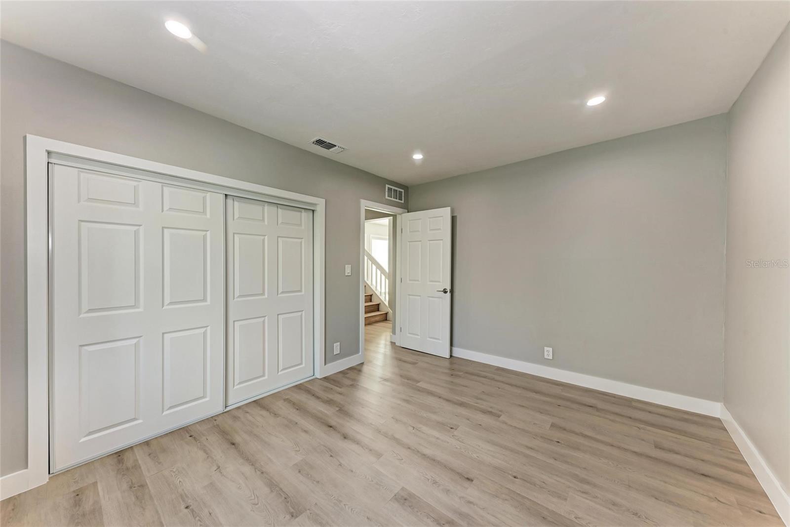 893 N SHORE DR — photo 24