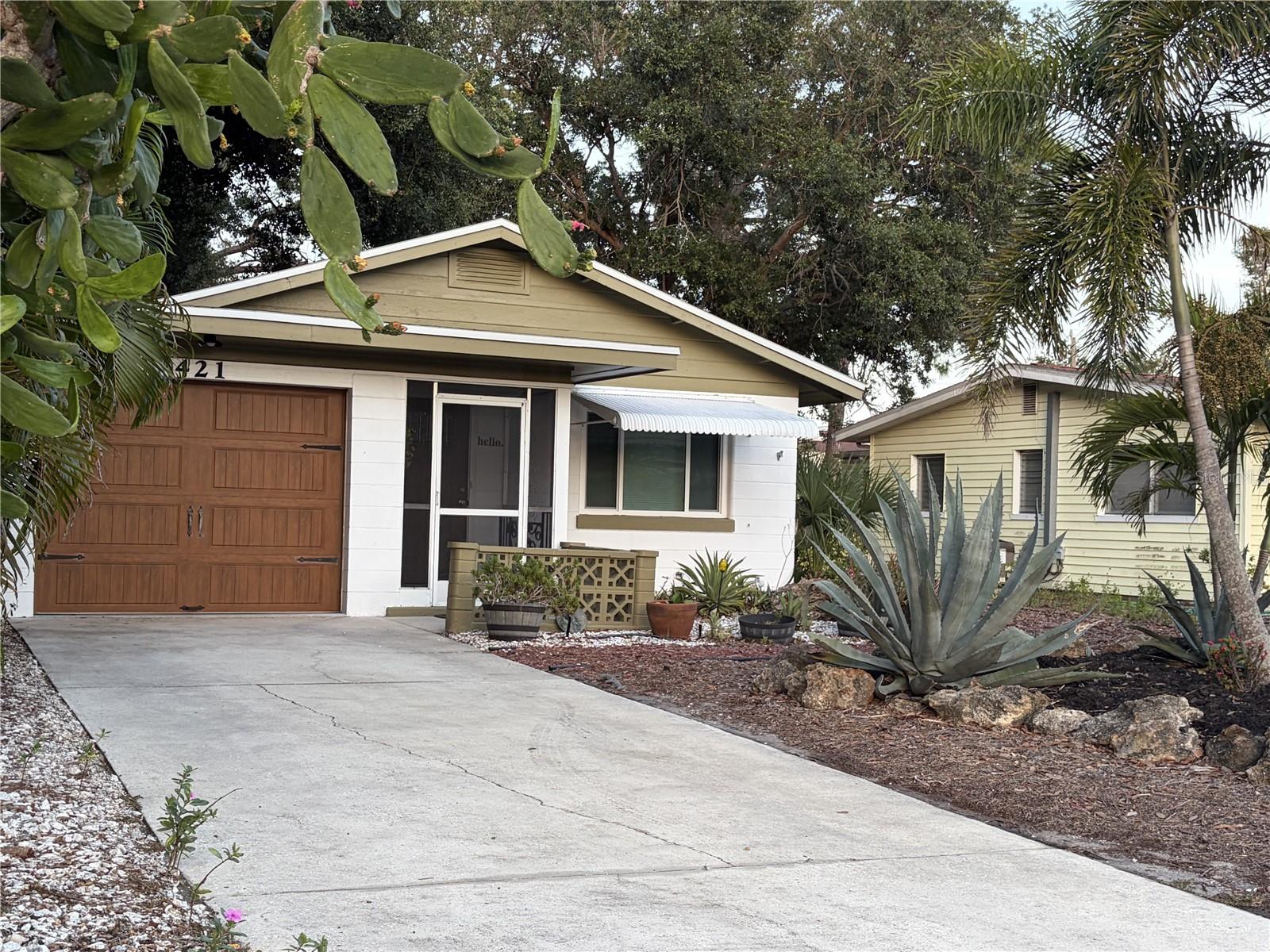 421 RIVIERA ST — photo 2