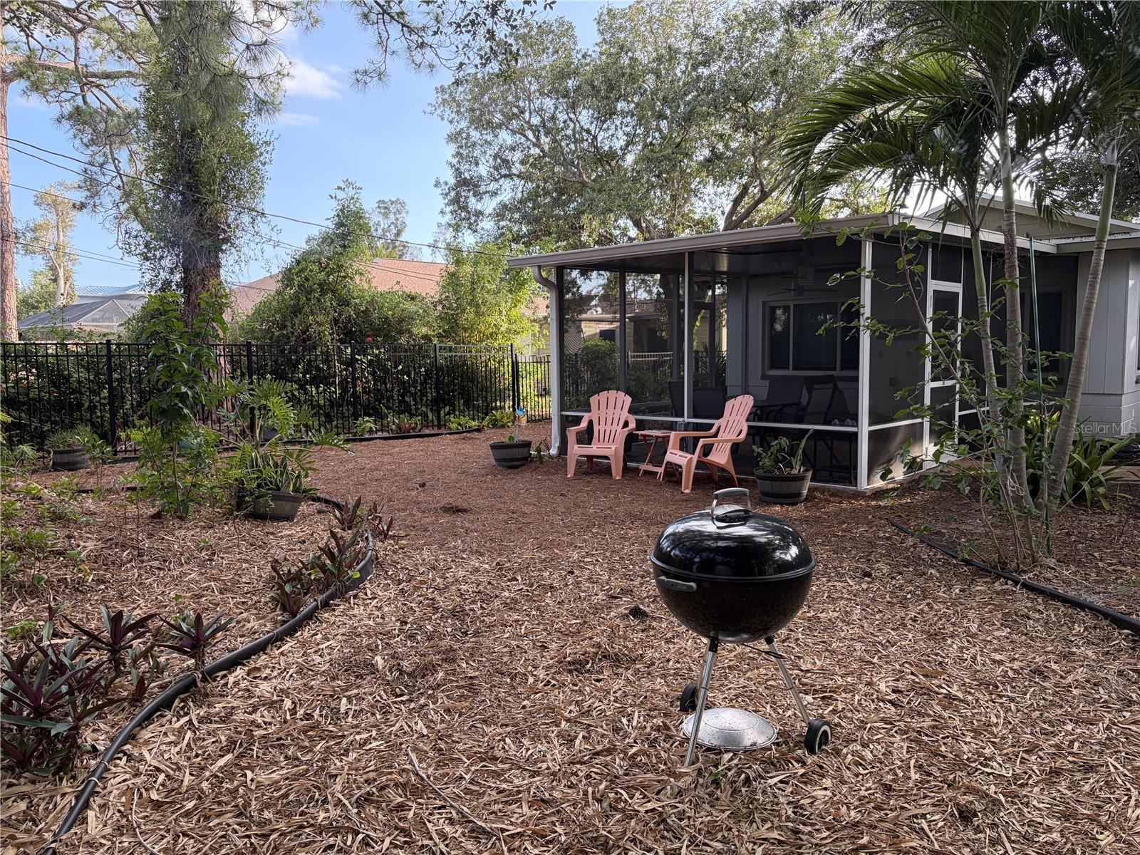 421 RIVIERA ST — photo 22
