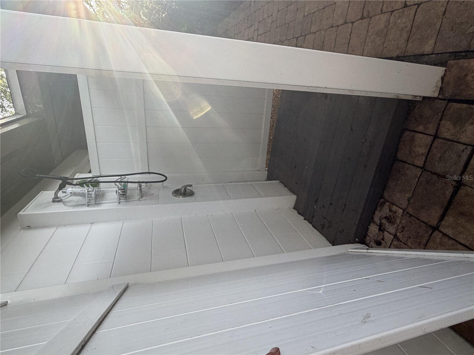 421 RIVIERA ST — photo 4