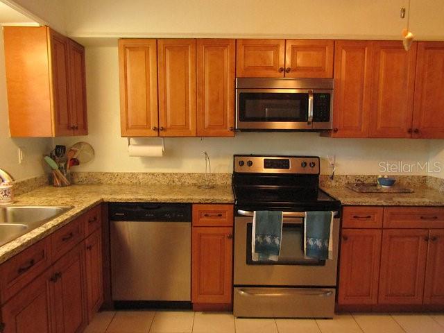 421 RIVIERA ST — photo 6