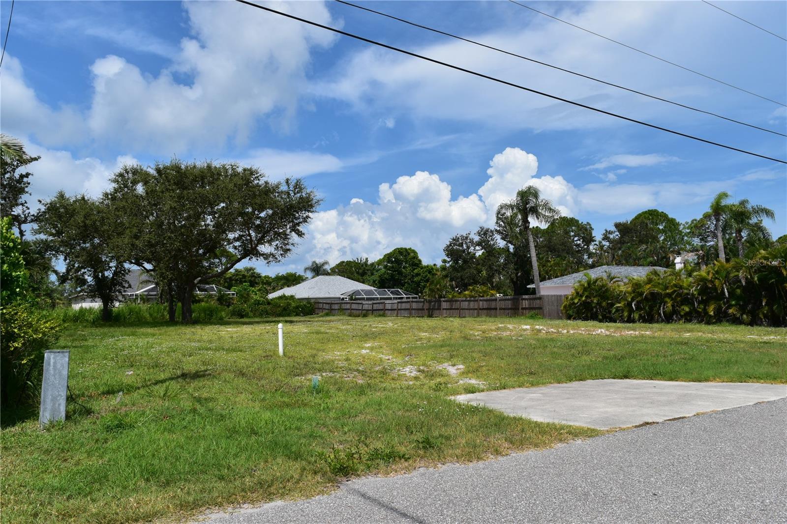 2450 ALAMANDER AVE — photo 16