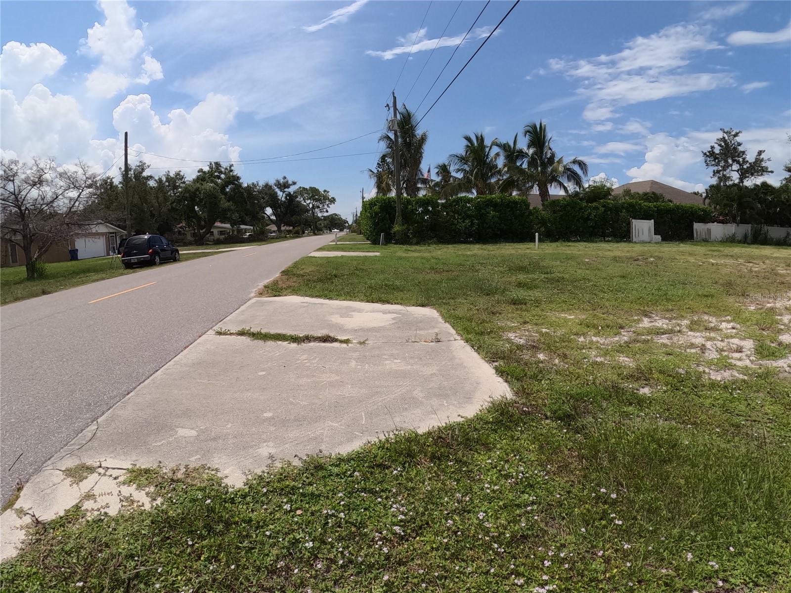 2450 ALAMANDER AVE — photo 19