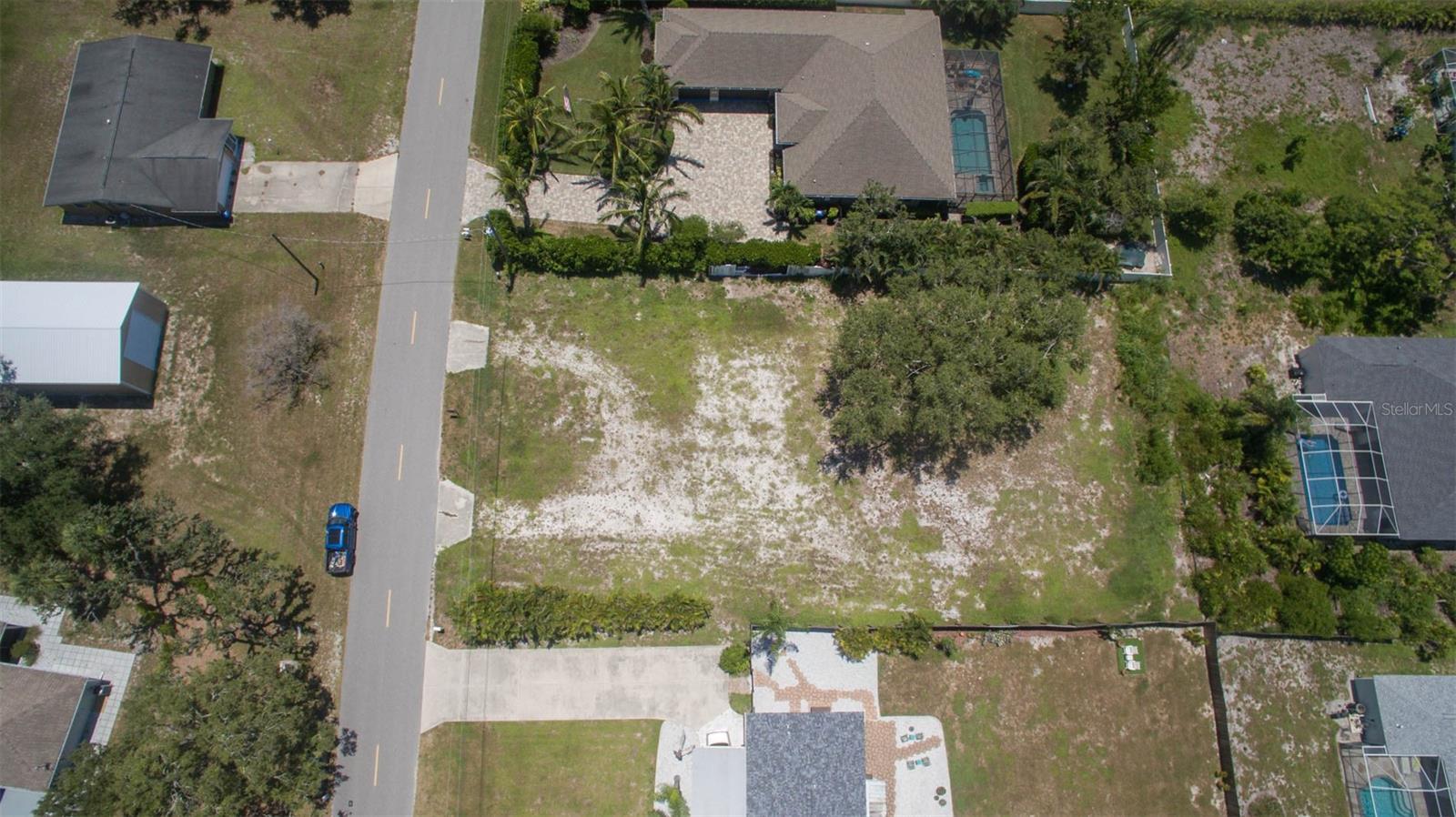 2450 ALAMANDER AVE — photo 6