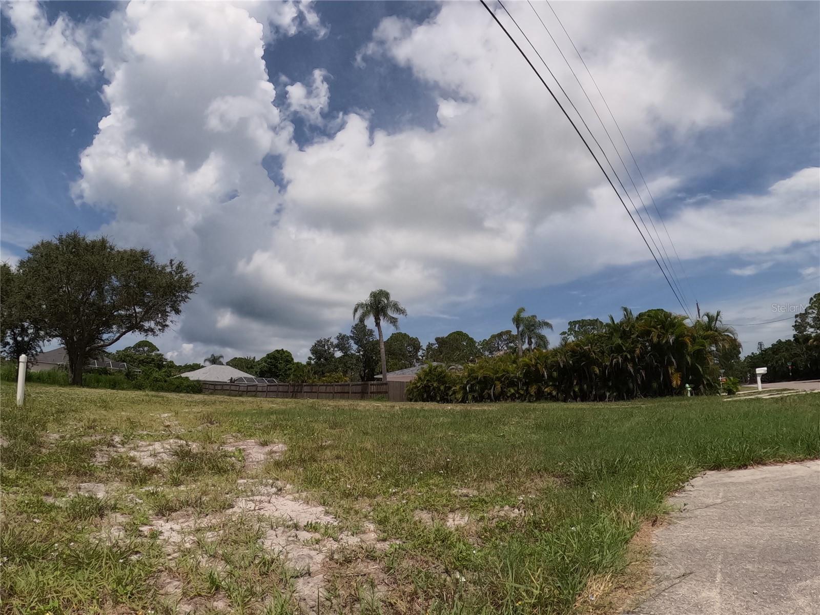 2450 ALAMANDER AVE — photo 15