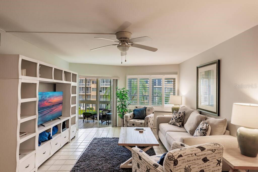 1250 N PORTOFINO DR #302 — photo 2