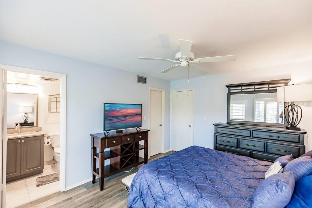 1250 N PORTOFINO DR #302 — photo 12
