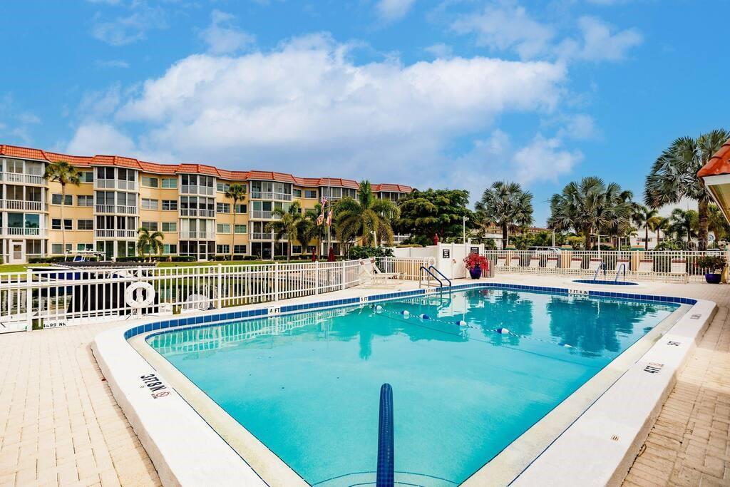1250 N PORTOFINO DR #302 — photo 17