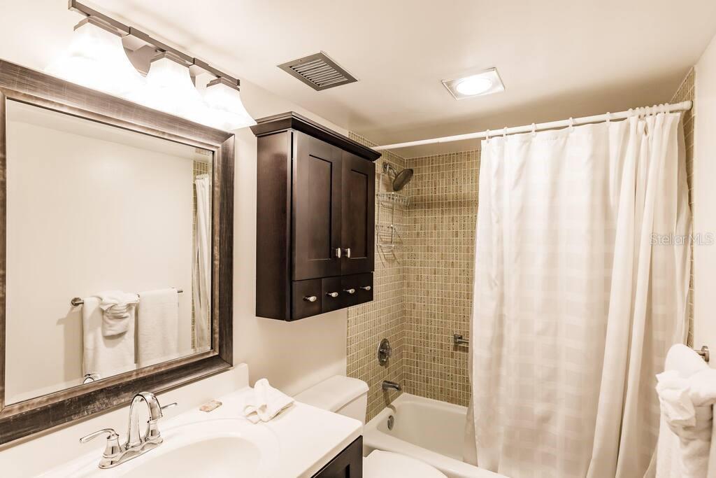 1250 N PORTOFINO DR #302 — photo 16