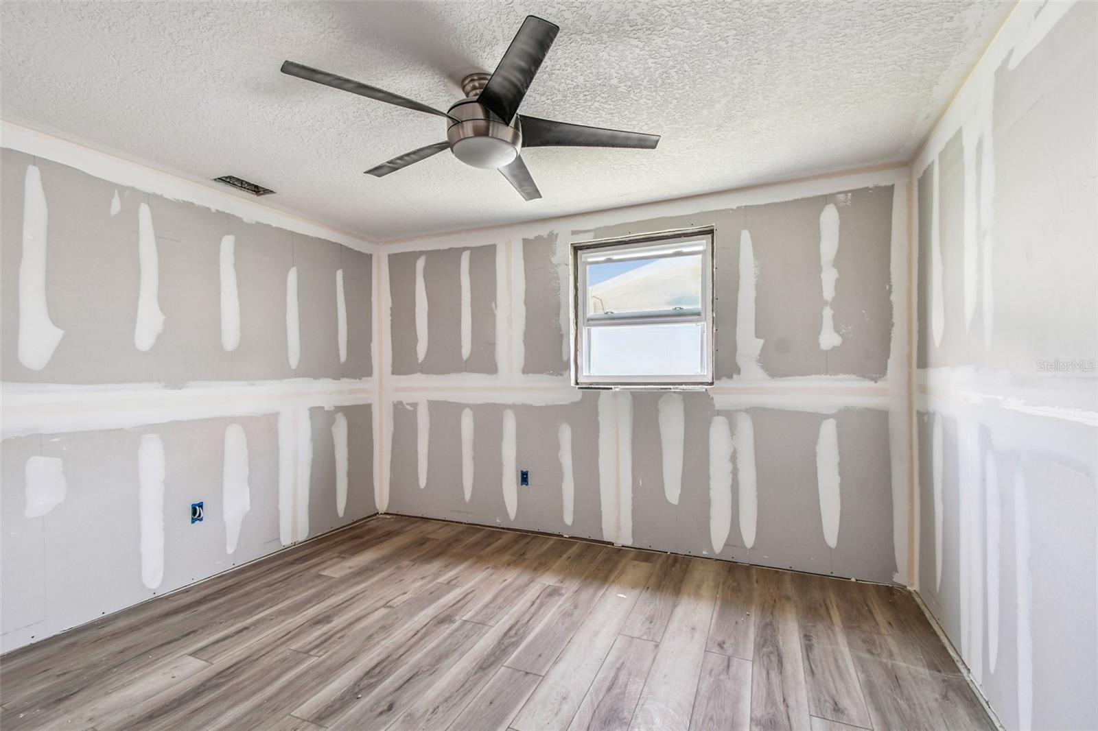 13603 ALLYN DR — photo 32