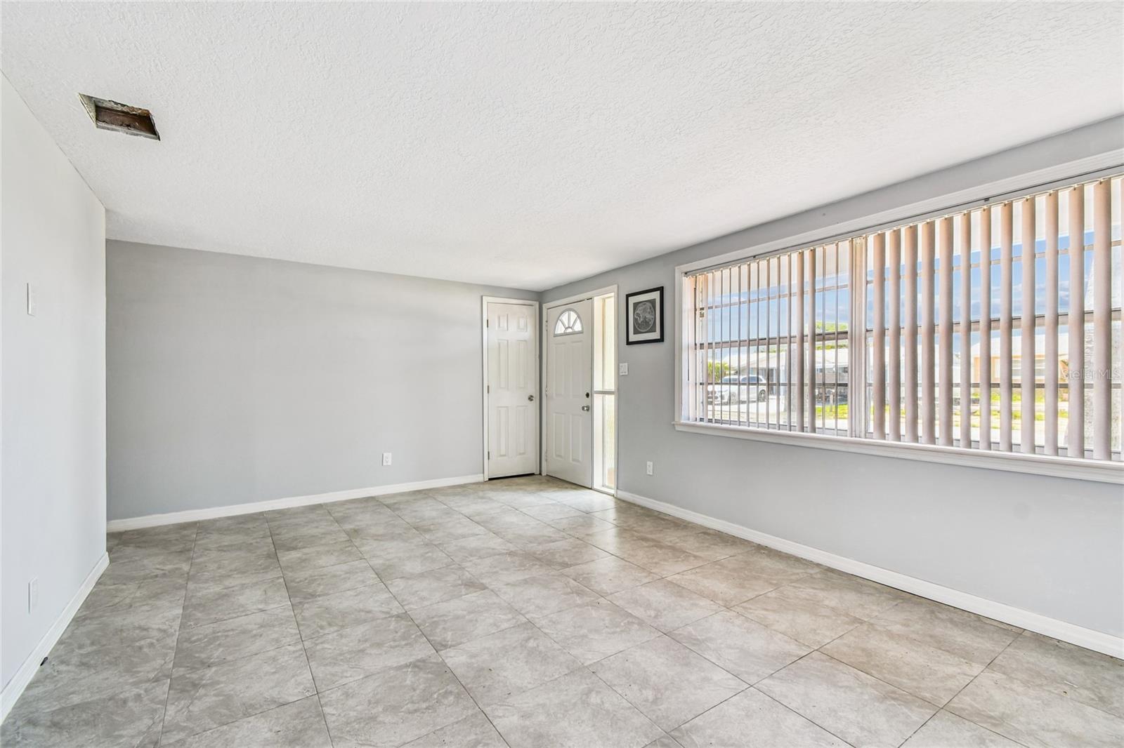 13606 ALLYN DR — photo 7