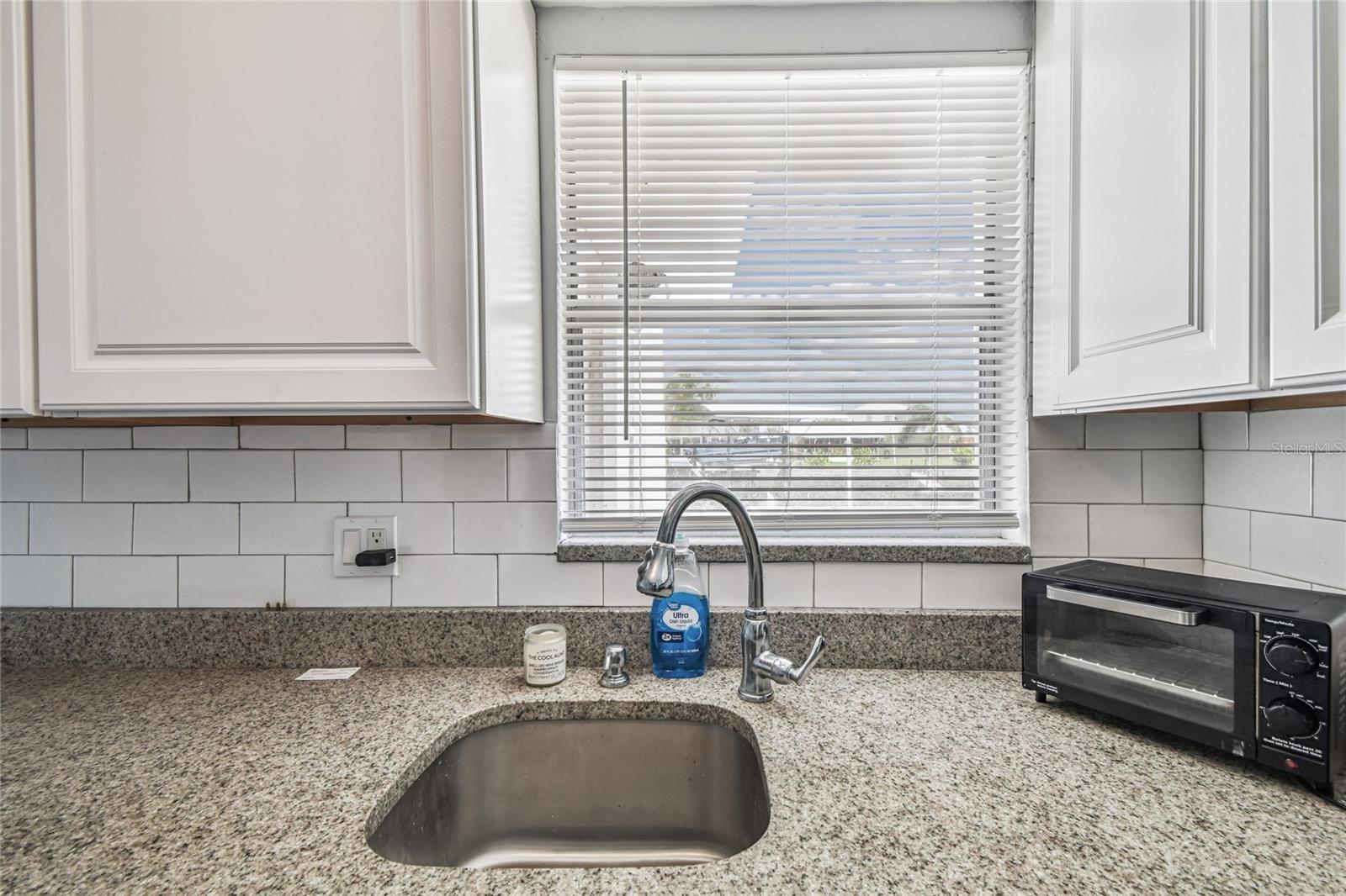 13606 ALLYN DR — photo 19