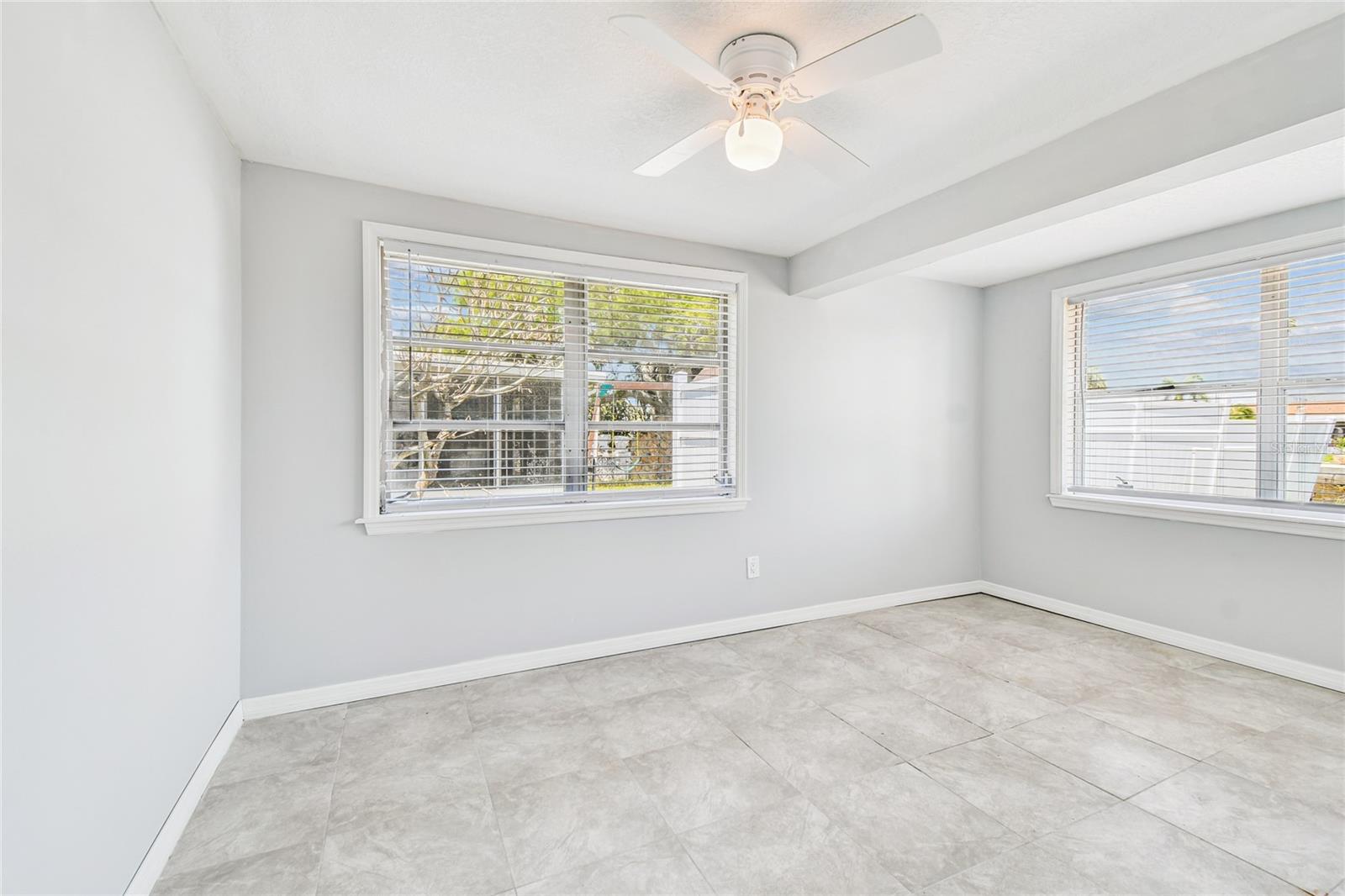 13606 ALLYN DR — photo 33