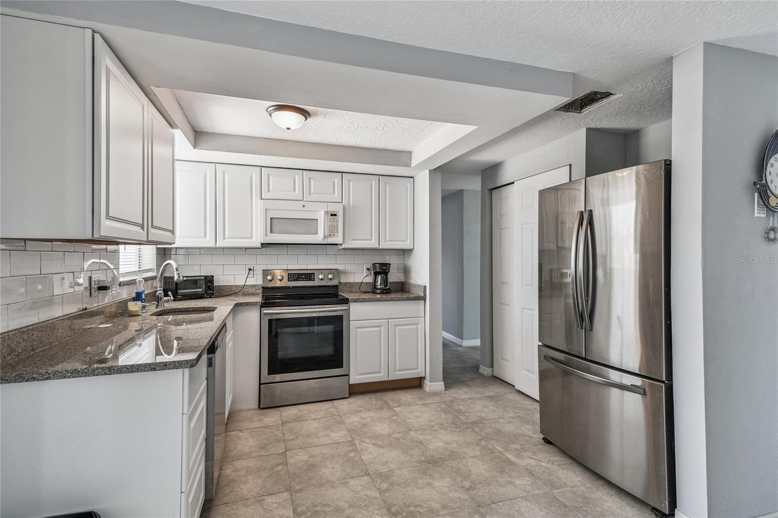 13606 ALLYN DR — photo 13