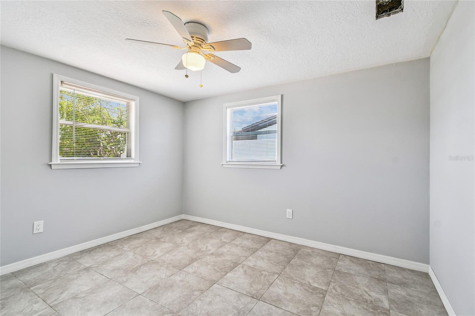 13606 ALLYN DR — photo 23