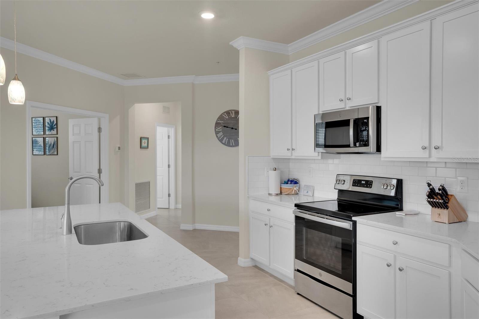 10042 CROOKED CREEK DR #203 — photo 7