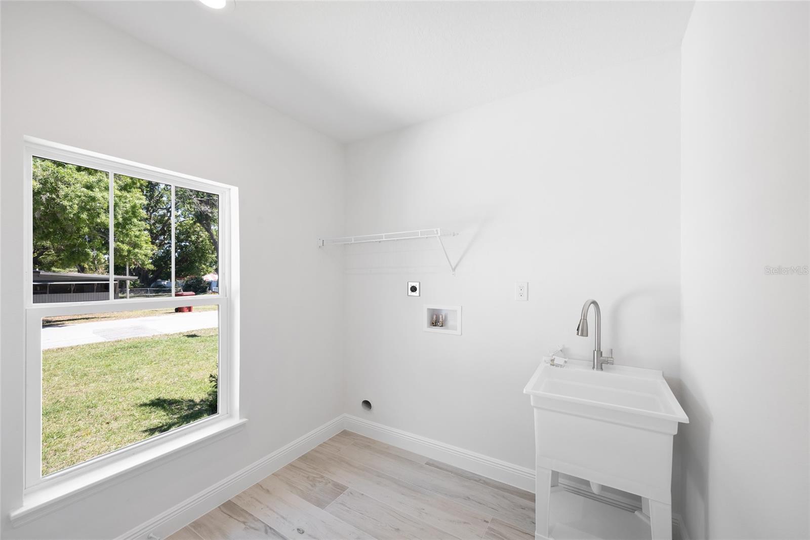 25 EDWARDS ST — photo 19