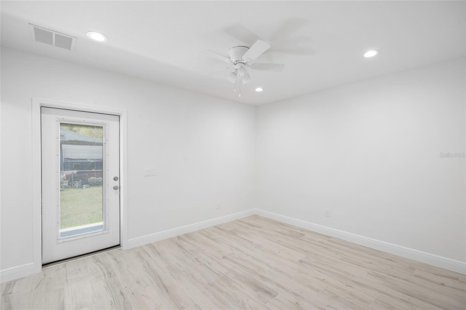 25 EDWARDS ST — photo 15