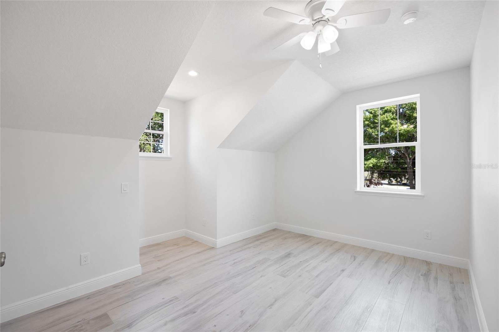 25 EDWARDS ST — photo 22