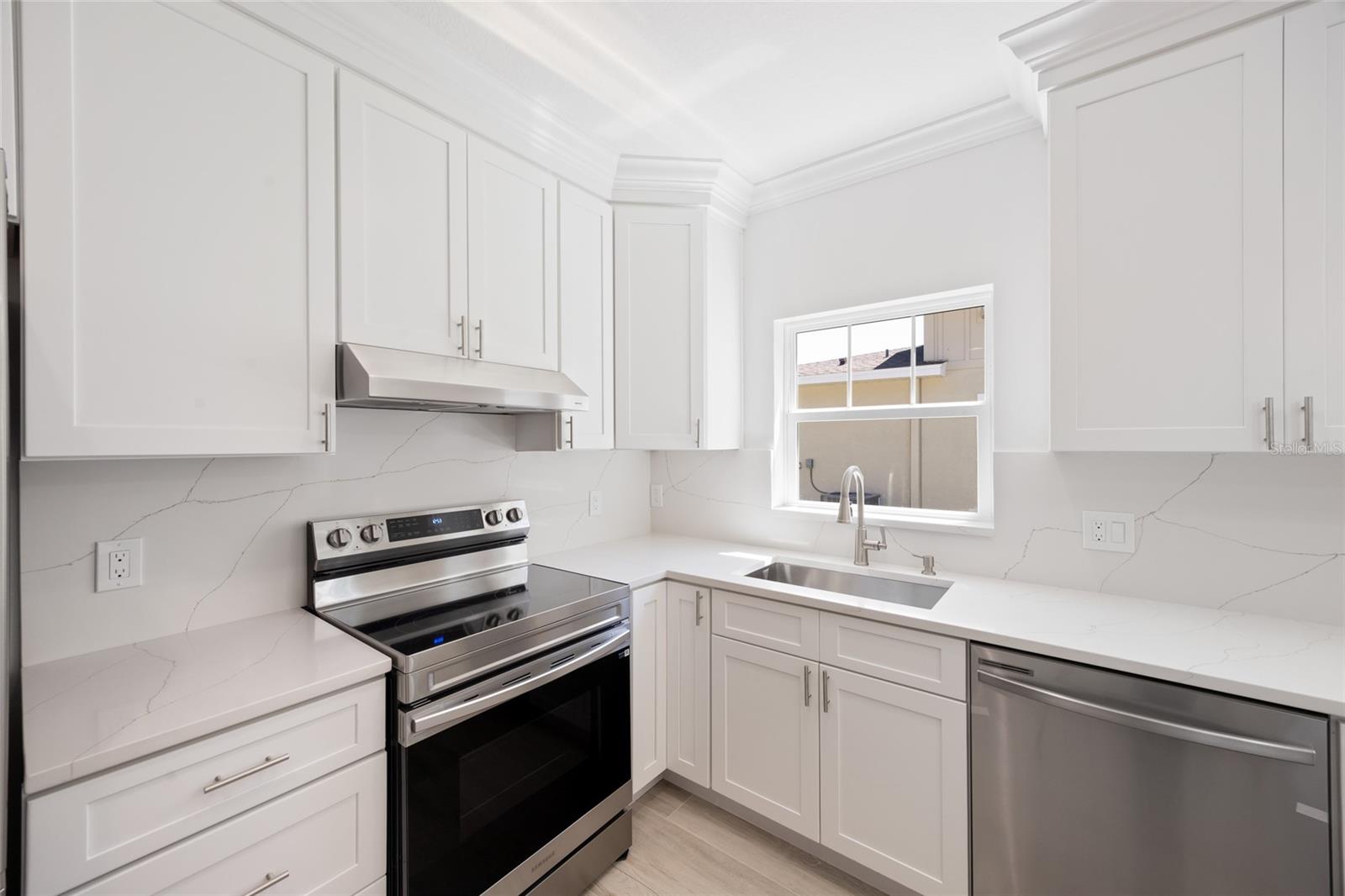 25 EDWARDS ST — photo 10