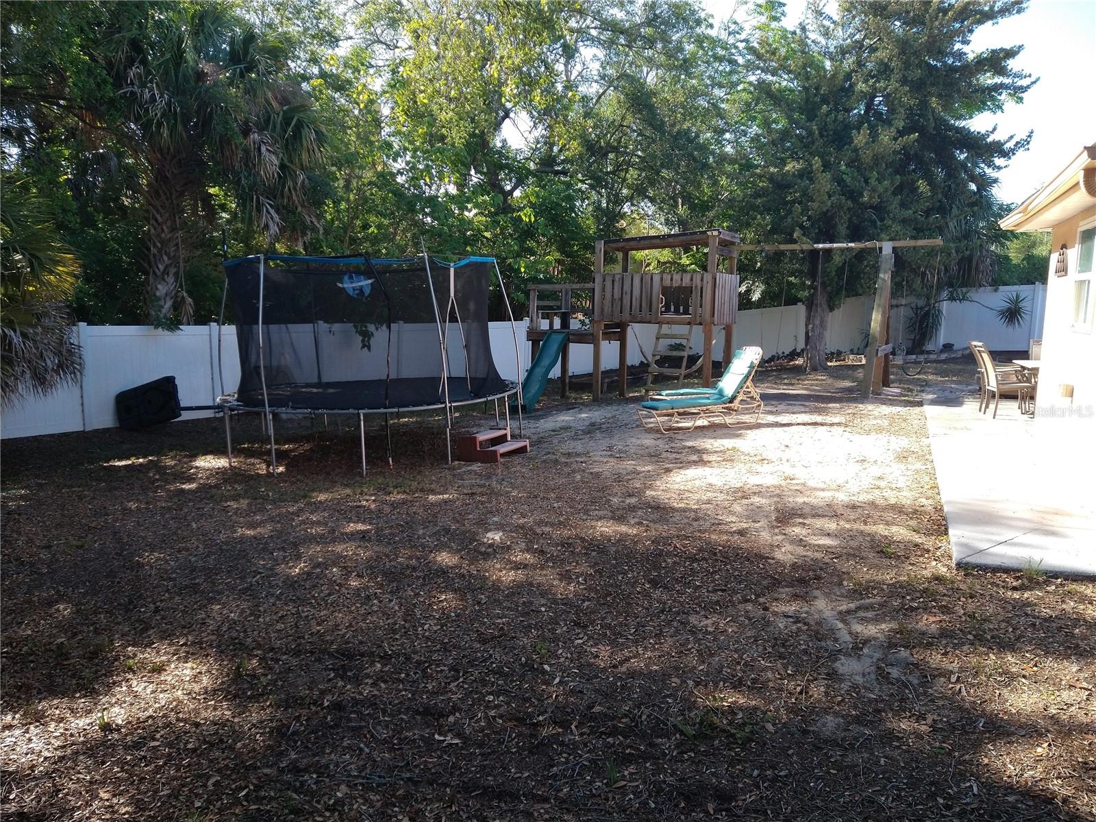 12910 COLLEGE HILL DR — photo 29