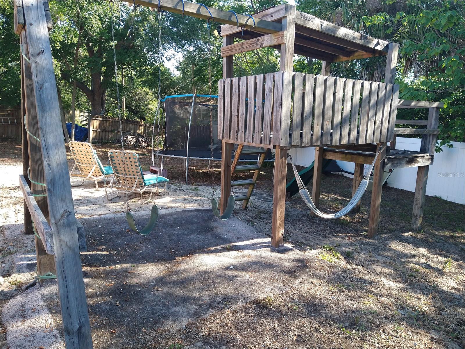 12910 COLLEGE HILL DR — photo 36