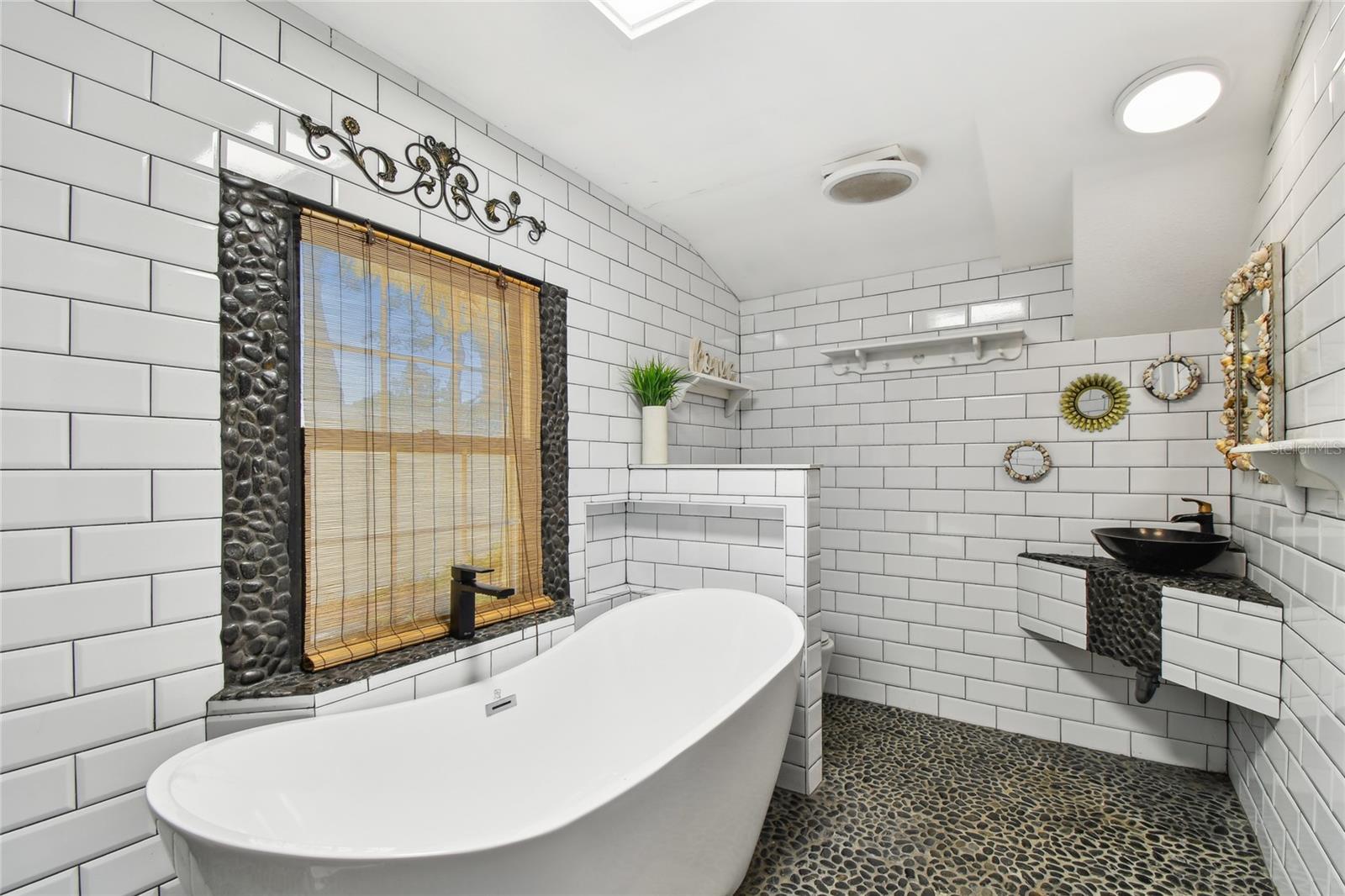 5909 MOHR RD — photo 35