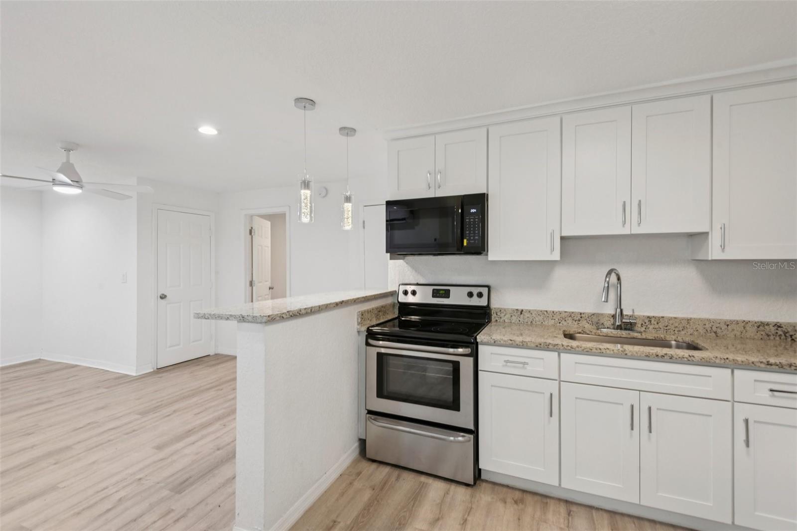 9404 N MULBERRY ST — photo 12