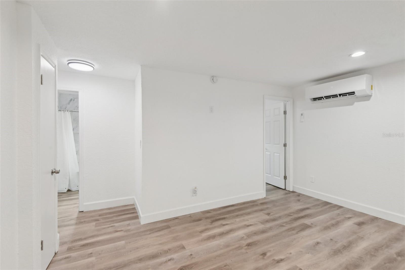 9404 N MULBERRY ST — photo 23