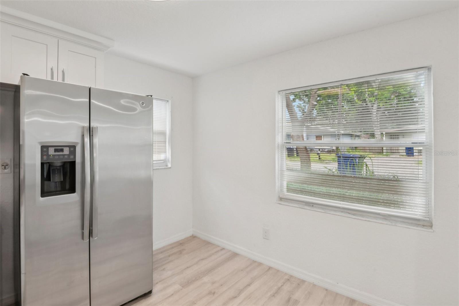 9404 N MULBERRY ST — photo 14