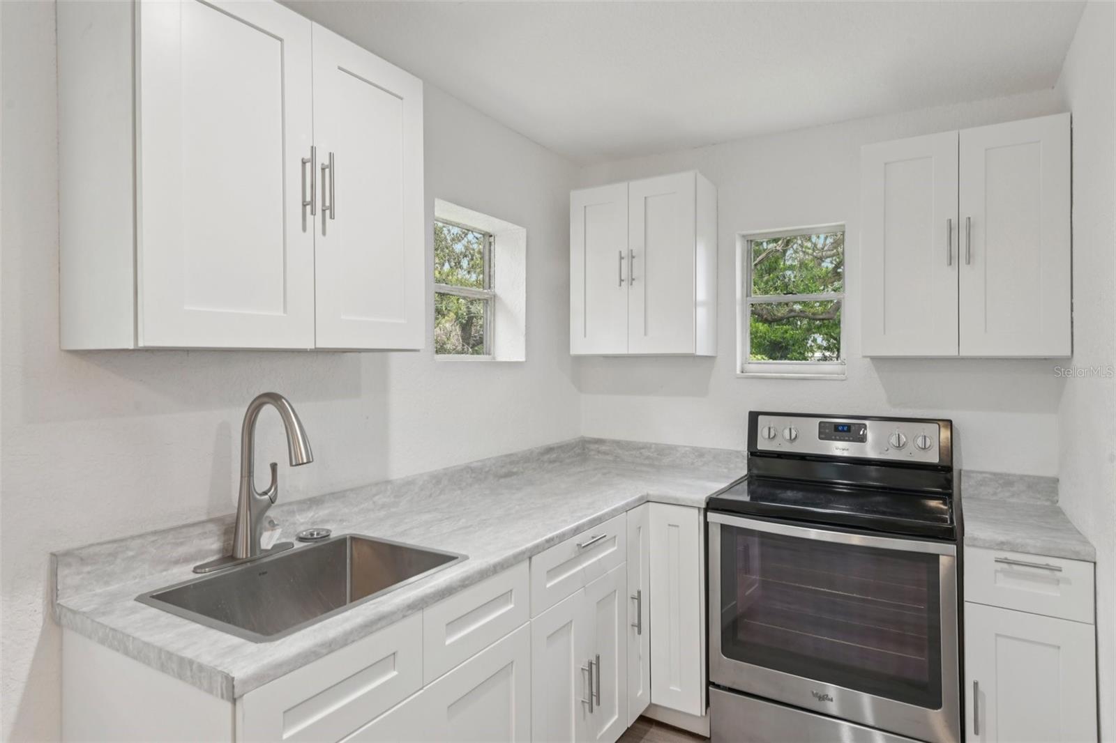 9404 N MULBERRY ST — photo 15
