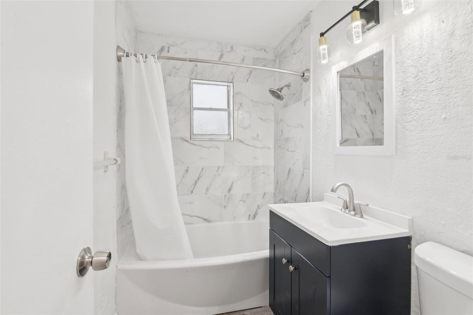 9404 N MULBERRY ST — photo 29