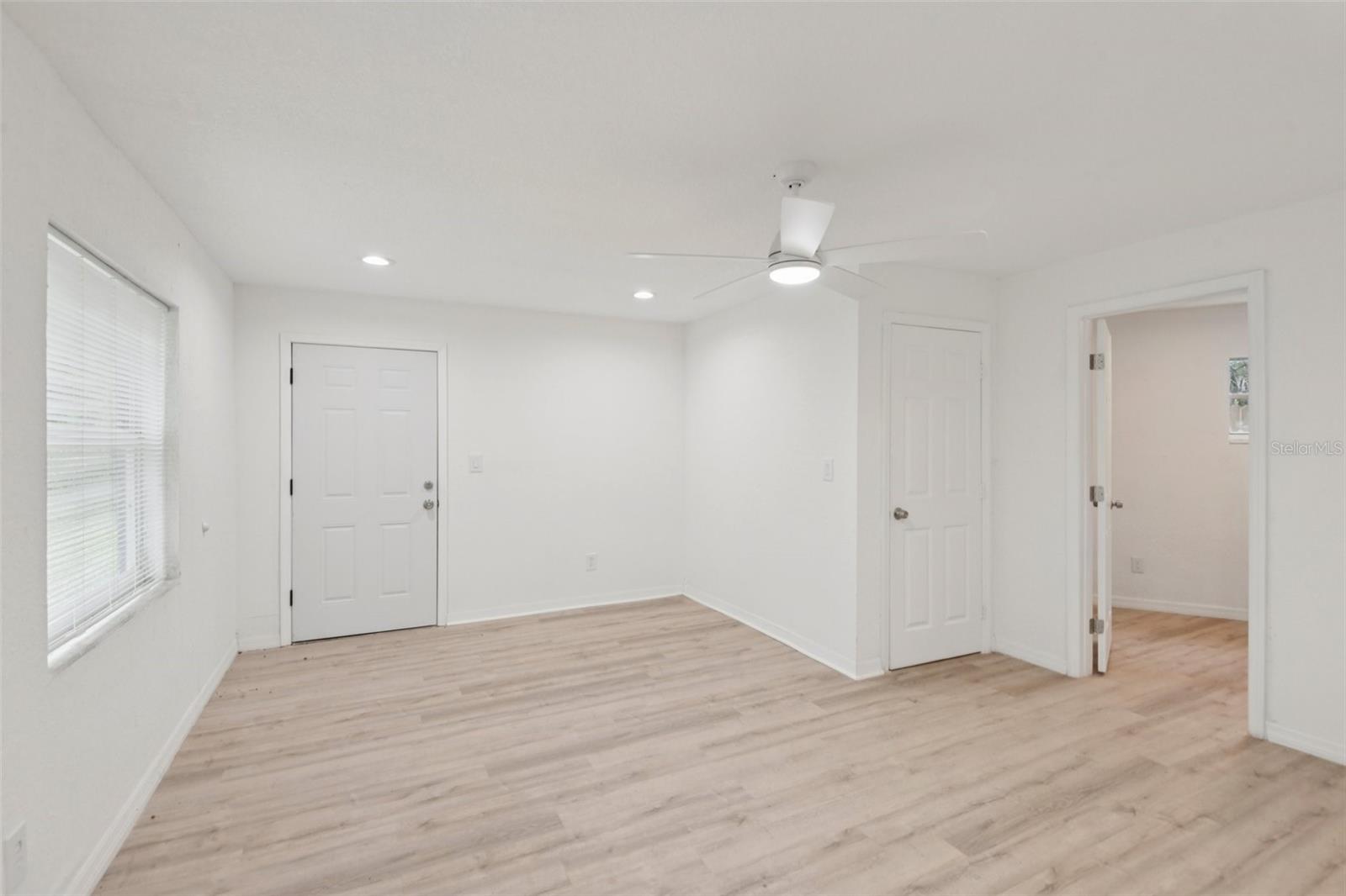 9404 N MULBERRY ST — photo 5