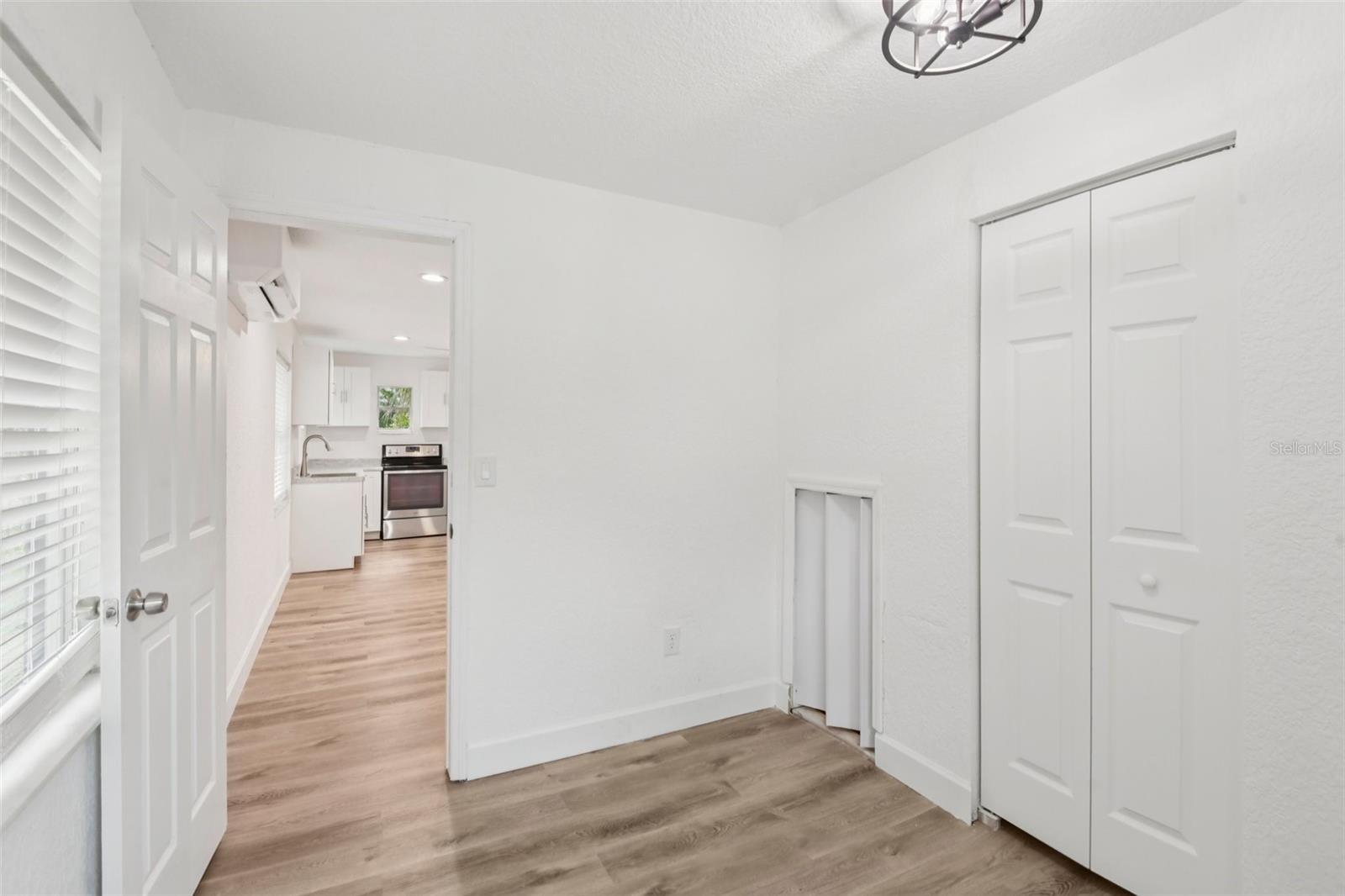 9404 N MULBERRY ST — photo 28