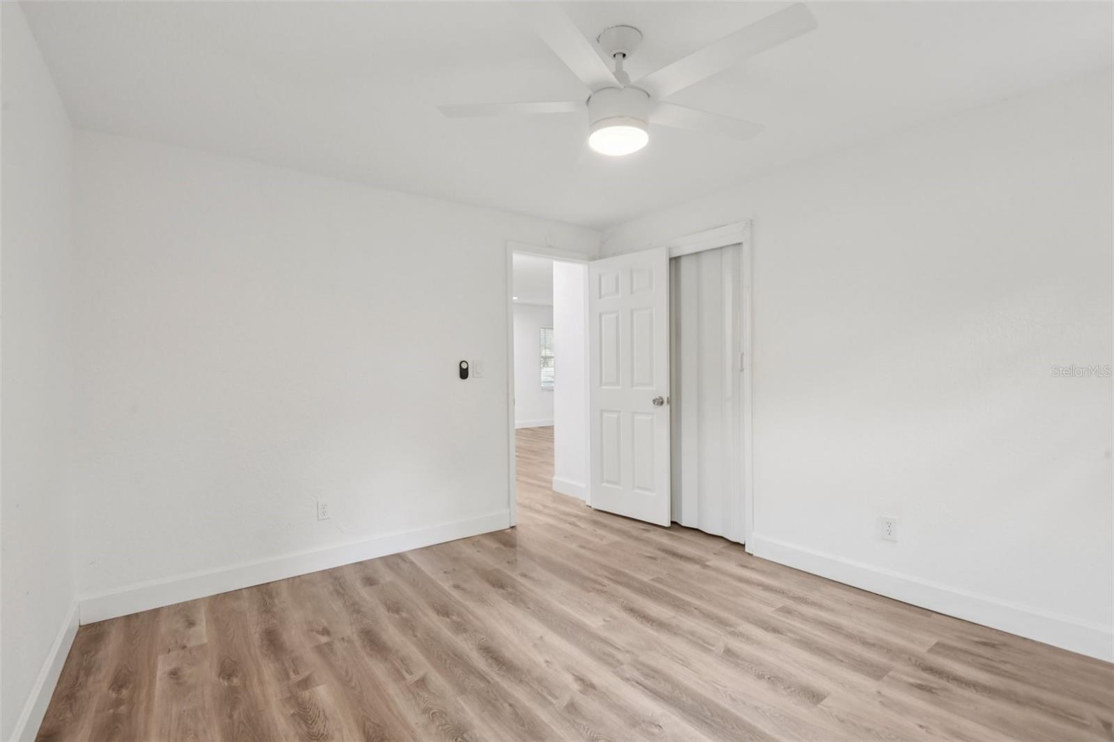 9404 N MULBERRY ST — photo 31
