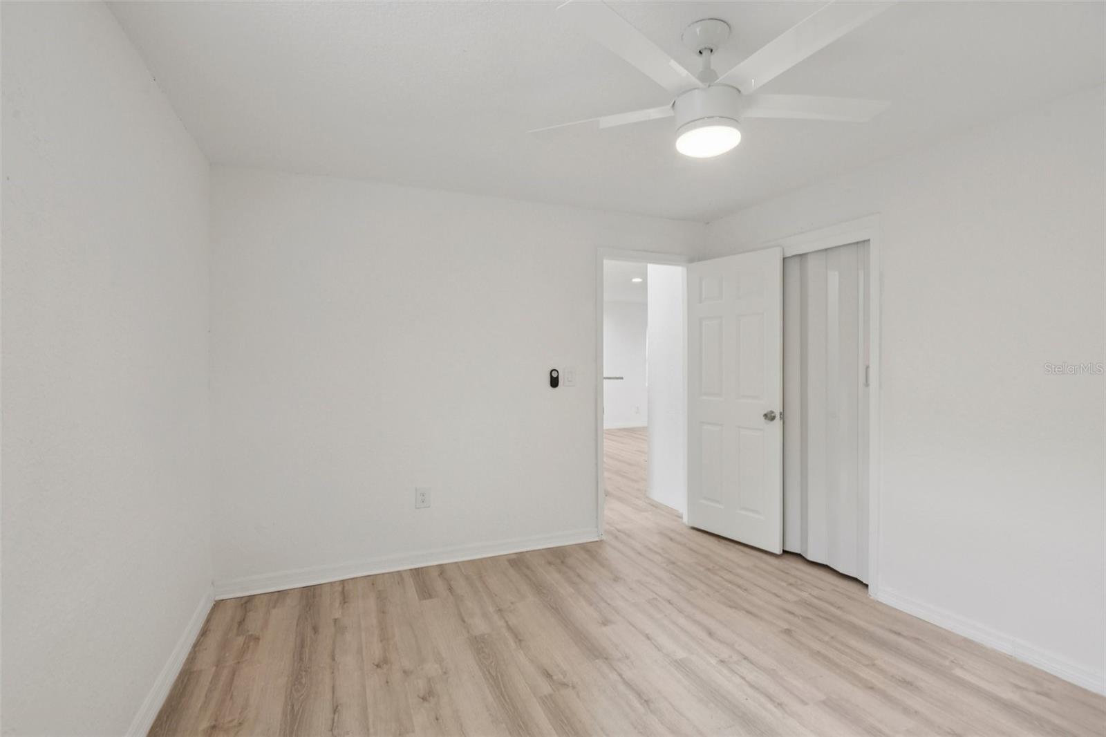 9404 N MULBERRY ST — photo 20